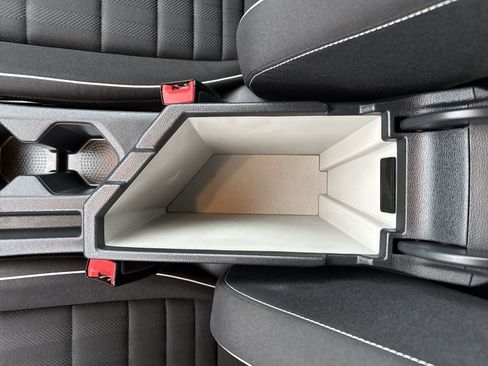 Used 2023 Volkswagen Jetta Sport image 23