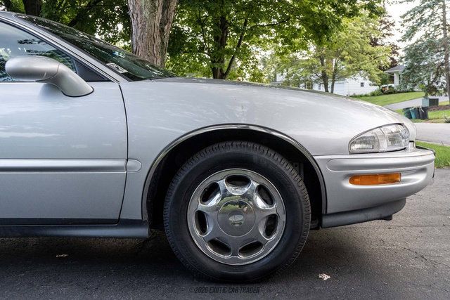 Used 1999 Buick Riviera Supercharged Coupe FWD image 11