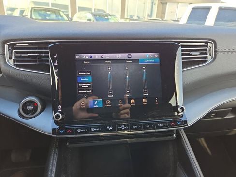 Used 2024 Jeep Wagoneer Series II image 19