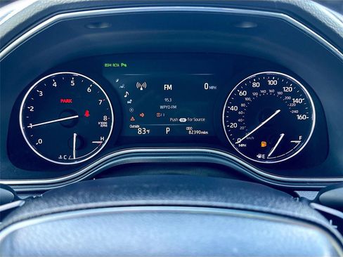 Used 2019 Toyota Avalon Touring FWD image 12