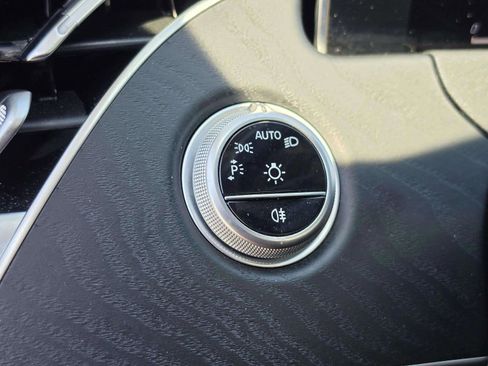 Used 2025 Mercedes-Benz E 350 4MATIC Sedan image 18