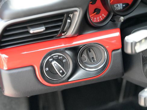 Used 2018 Porsche 911 Carrera S image 22