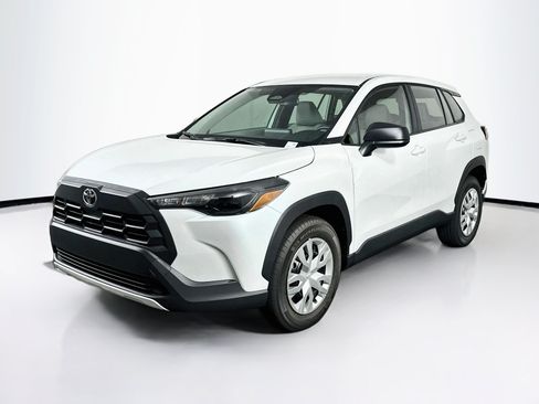 Used 2026 Toyota Corolla Cross L FWD image 3