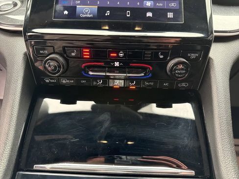 Used 2022 Jeep Grand Cherokee L Laredo image 24