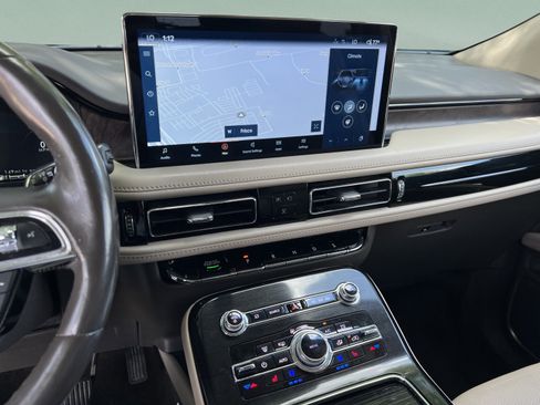 Certified 2022 Lincoln Nautilus Reserve AWD/4WD image 16