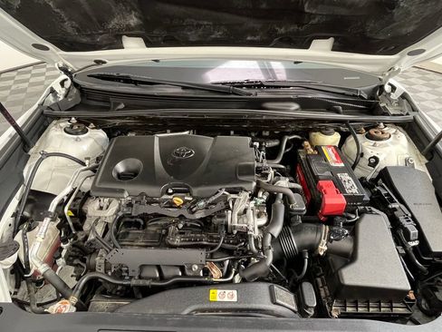 Used 2018 Toyota Camry XLE FWD image 14