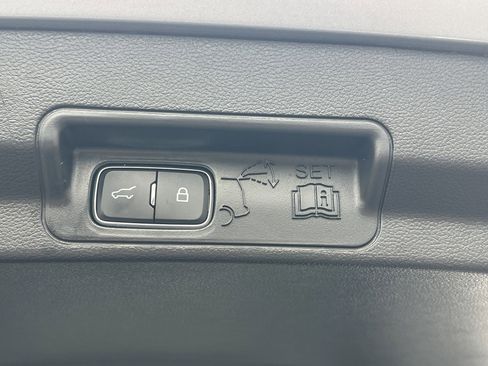 Certified 2022 Ford Explorer XLT w/ Equipment Group 202A image 25