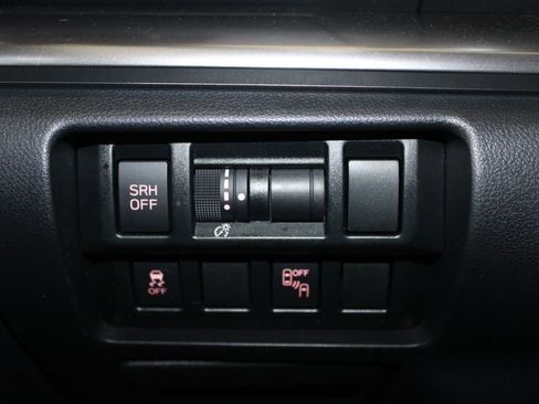 Used 2018 Subaru Crosstrek 2.0i Limited image 35