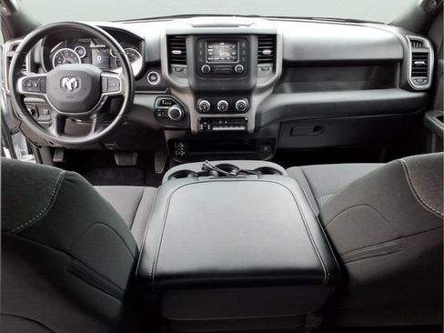 Used 2024 RAM 2500 Tradesman w/ Chrome Appearance Group AWD/4WD image 11