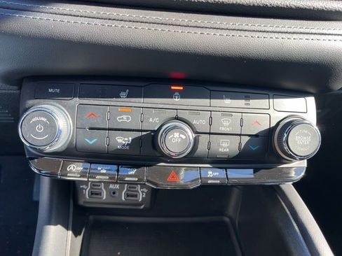 Used 2024 Dodge Durango SXT image 21