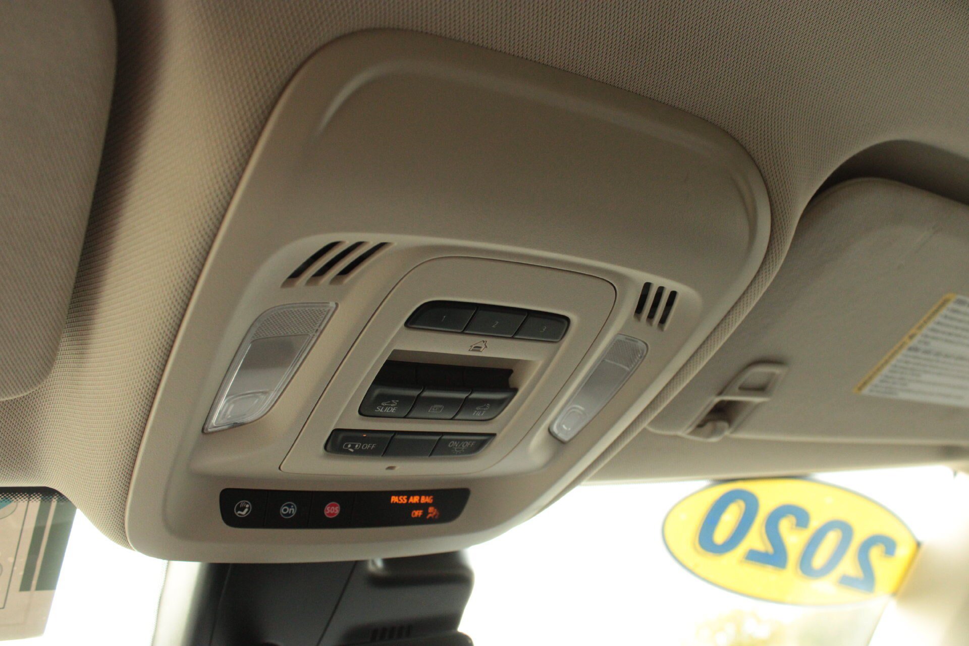 Used 2022 Buick Envision Avenir w/ Technology Package II FWD image 55