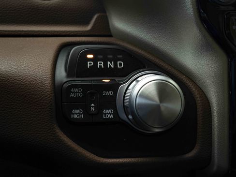 Used 2019 RAM 1500 Laramie AWD/4WD image 35