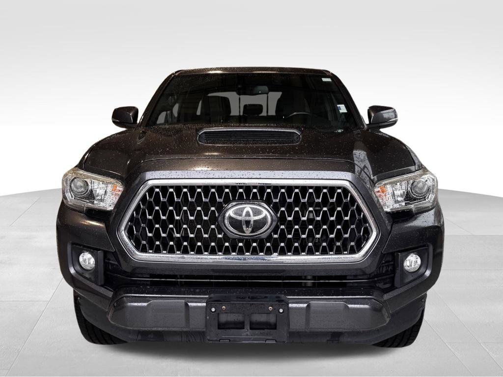 Used 2019 Toyota Tacoma TRD Sport w/ Technology Package AWD/4WD image 2