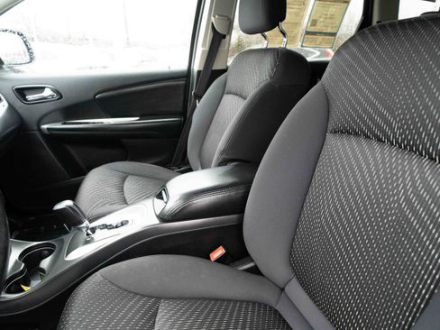 Used 2012 Dodge Journey SXT w/ Flexible Seating Group image 10