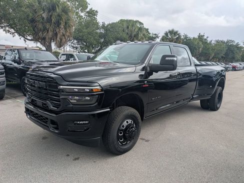 New 2026 RAM 3500 Laramie AWD/4WD image 9