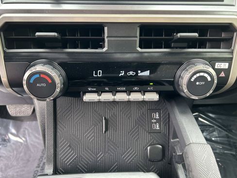 Used 2025 Toyota Tacoma TRD Off-Road AWD/4WD image 24