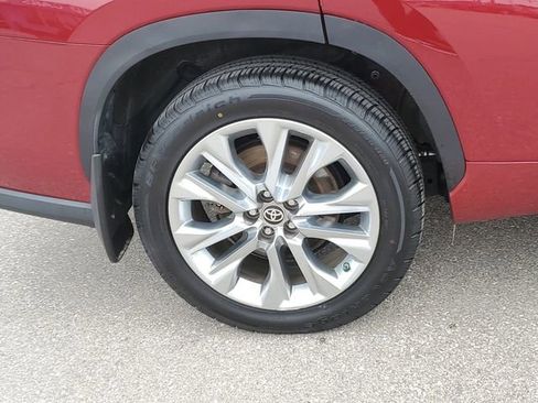 Used 2023 Toyota Highlander Limited image 5