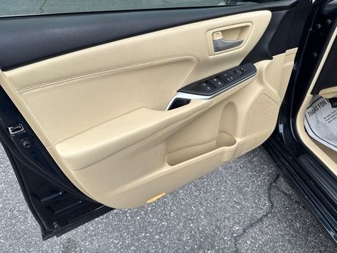 Used 2015 Toyota Camry XLE image 10