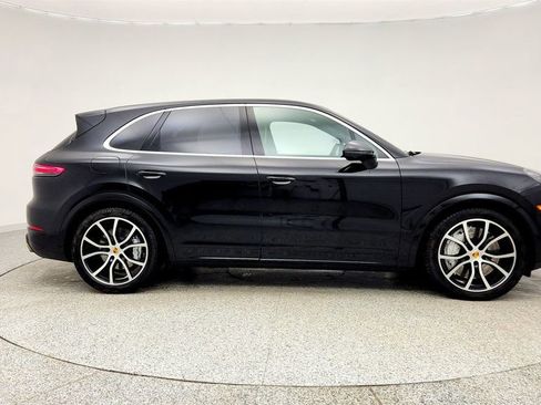 Used 2020 Porsche Cayenne Turbo image 4