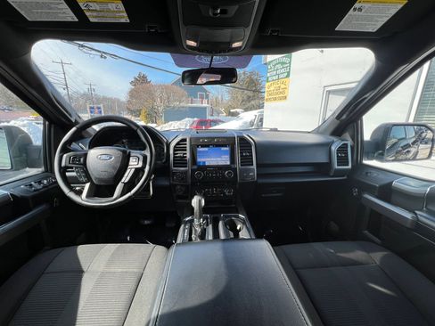 Used 2017 Ford F150 XLT w/ Equipment Group 302A Luxury image 9