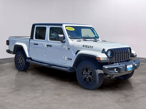 Used 2022 Jeep Gladiator Willys image 3
