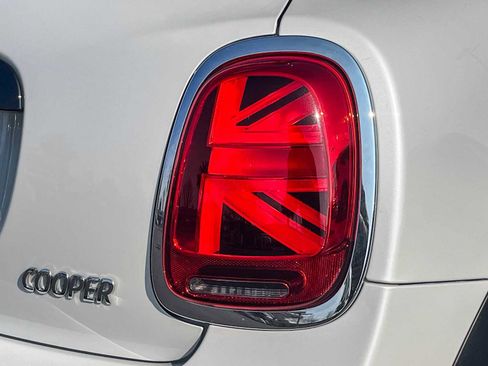Used 2023 MINI Cooper 4-Door Hardtop image 8