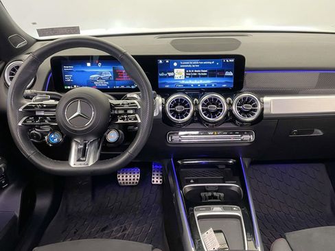Used 2025 Mercedes-Benz GLB 35 AMG 4MATIC image 25