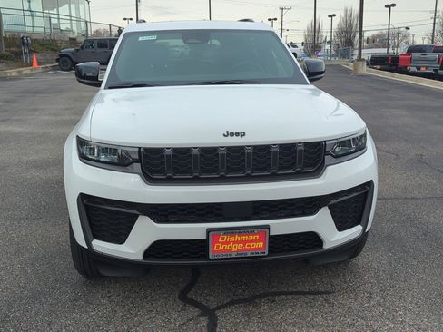 New 2026 Jeep Grand Cherokee Altitude AWD/4WD image 2