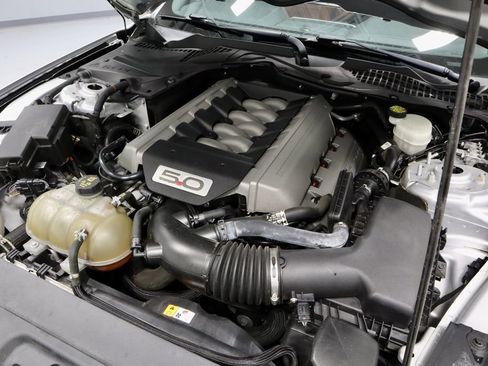 Used 2015 Ford Mustang GT Premium w/ Equipment Group 401A RWD image 17