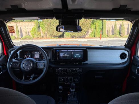 Used 2025 Jeep Wrangler Unlimited Sport AWD/4WD image 27