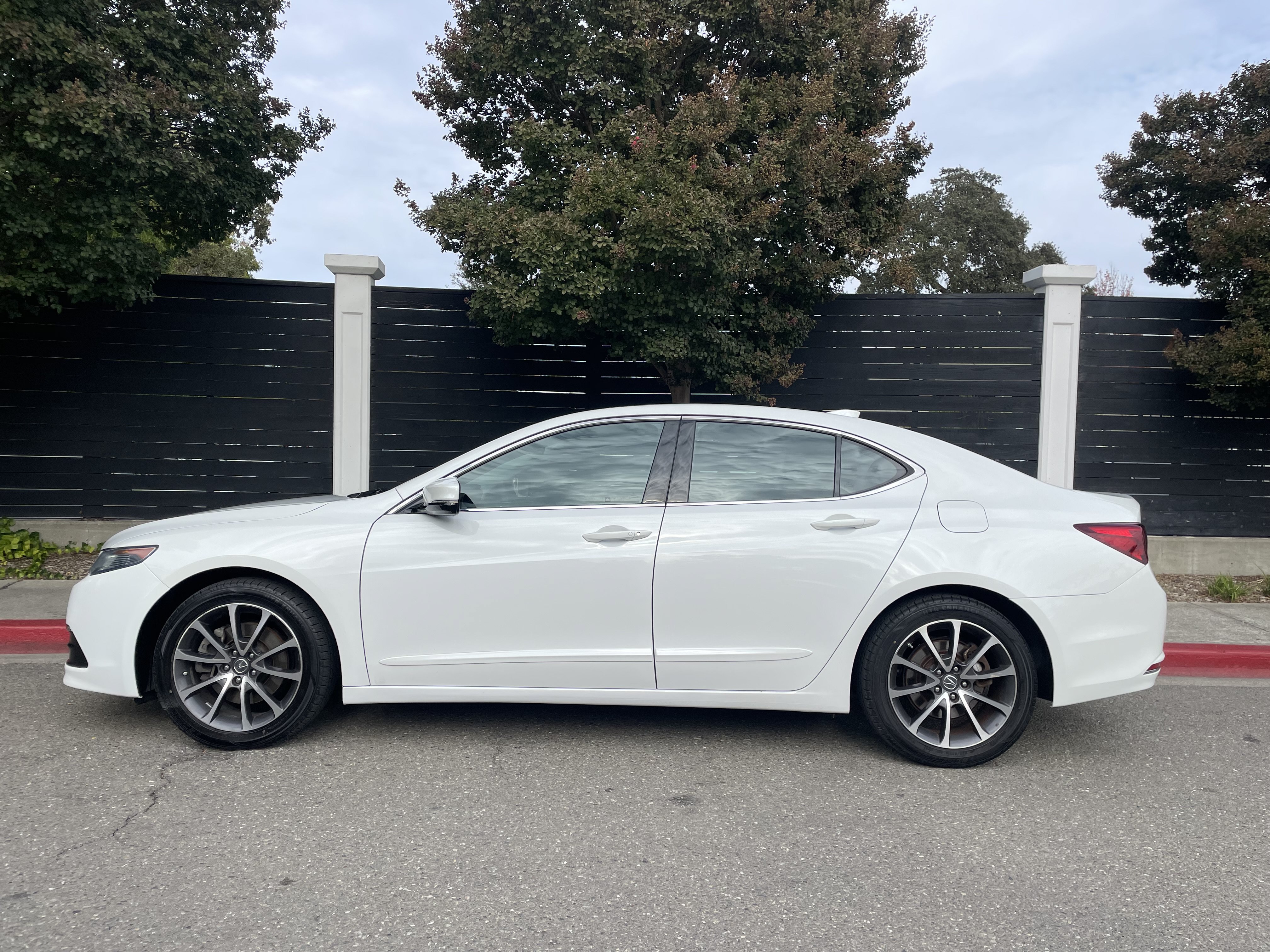 Used 2015 Acura TLX w/ Technology Package AWD/4WD image 1