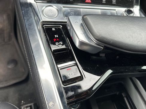 Used 2019 Audi e-tron Premium Plus w/ Cold Weather Package image 27