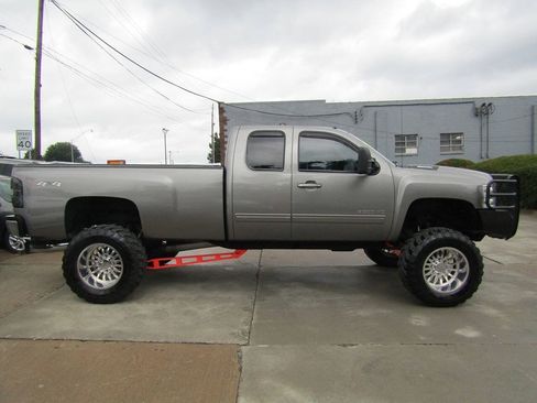 Used 2012 Chevrolet Silverado 2500 LTZ w/ LTZ Plus Package AWD/4WD image 7
