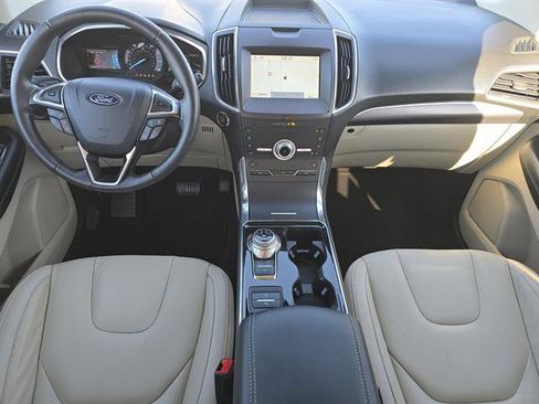 Used 2020 Ford Edge Titanium image 8