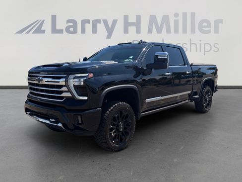 Used 2025 Chevrolet Silverado 2500 High Country w/ High Country Premium Package AWD/4WD image 1