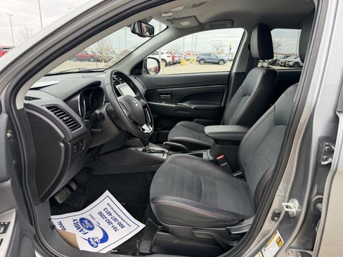 Used 2025 Mitsubishi Outlander Sport SE AWD/4WD image 18