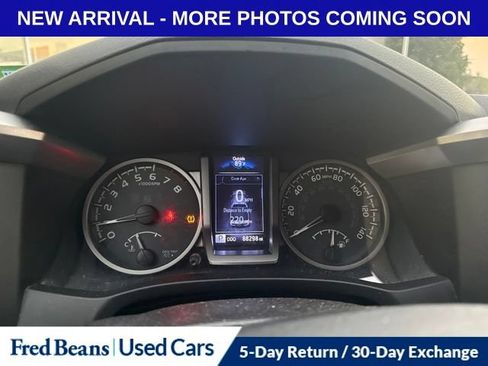 Used 2016 Toyota Tacoma SR5 w/ SR5 Appearance Package (SN) AWD/4WD image 15