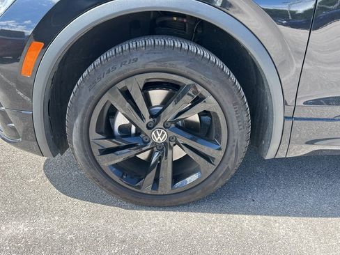 Certified 2024 Volkswagen Tiguan SE R-Line image 47