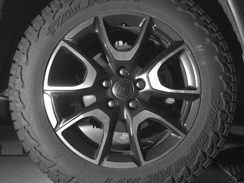 Used 2025 Jeep Compass Trailhawk image 15