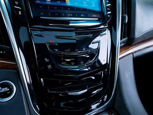 Used 2017 Cadillac Escalade Premium Luxury AWD/4WD image 42