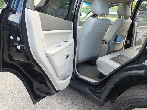 Used 2007 Jeep Grand Cherokee Limited AWD/4WD image 29