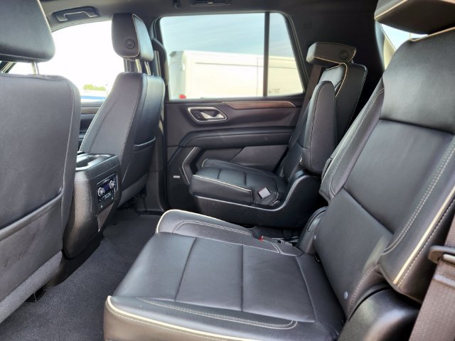 Used 2023 Chevrolet Tahoe Premier AWD/4WD image 16