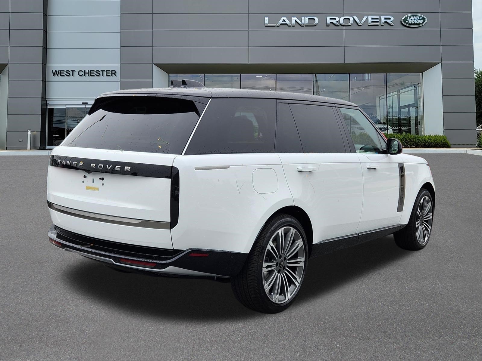New 2027 Land Rover Range Rover Long Wheelbase SE AWD/4WD image 4
