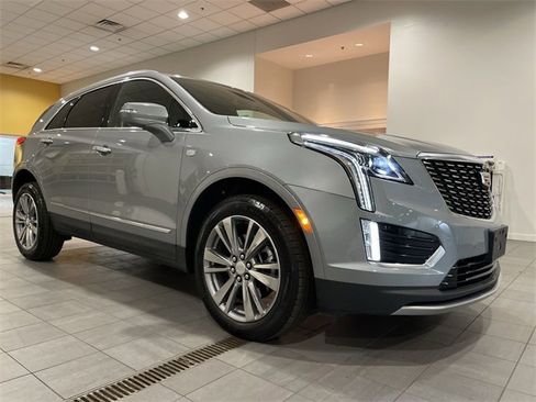 Certified 2025 Cadillac XT5 Premium Luxury image 8