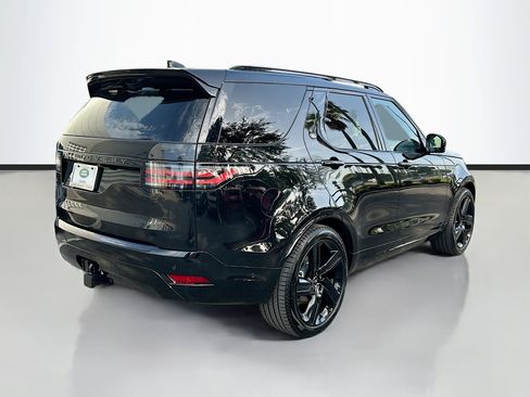New 2025 Land Rover Discovery Dynamic SE image 4