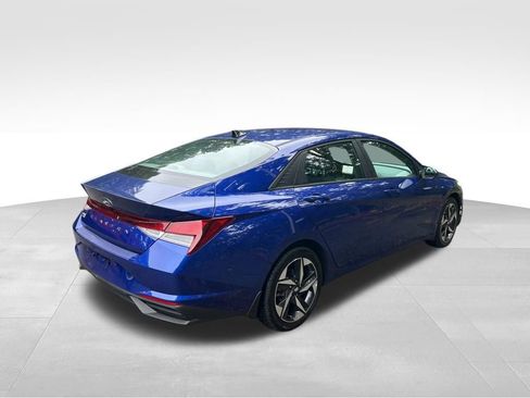 Used 2023 Hyundai Elantra SEL w/ Convenience Package FWD image 5