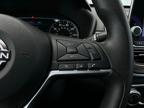 Used 2025 Nissan Altima 2.5 SV image 33