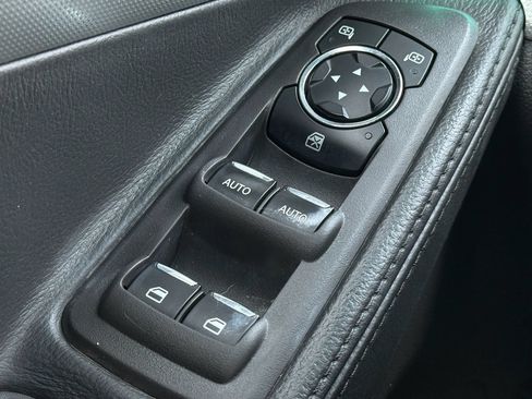 Used 2015 Ford Explorer XLT w/ Equipment Group 201A AWD/4WD image 23