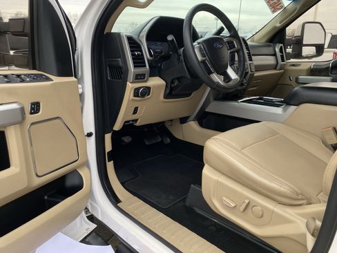 Used 2019 Ford F250 Lariat w/ Lariat Value Package image 9