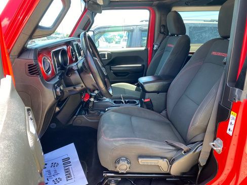Used 2018 Jeep Wrangler Rubicon AWD/4WD image 12